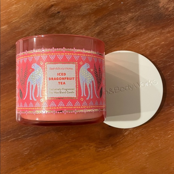 ***Relisting Soon*** BBW Iced Dragonfruit Tea 3 Wick Candle - Picture 3 of 4